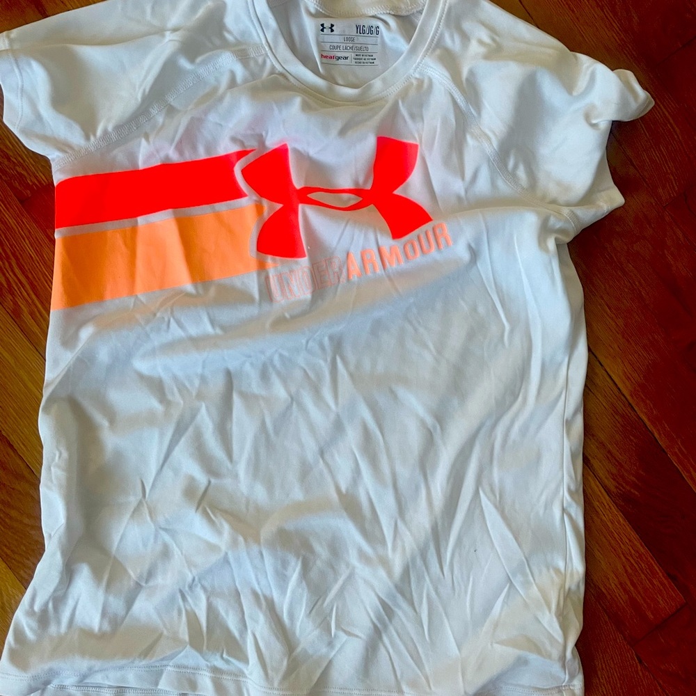 Girls under armour t shirt